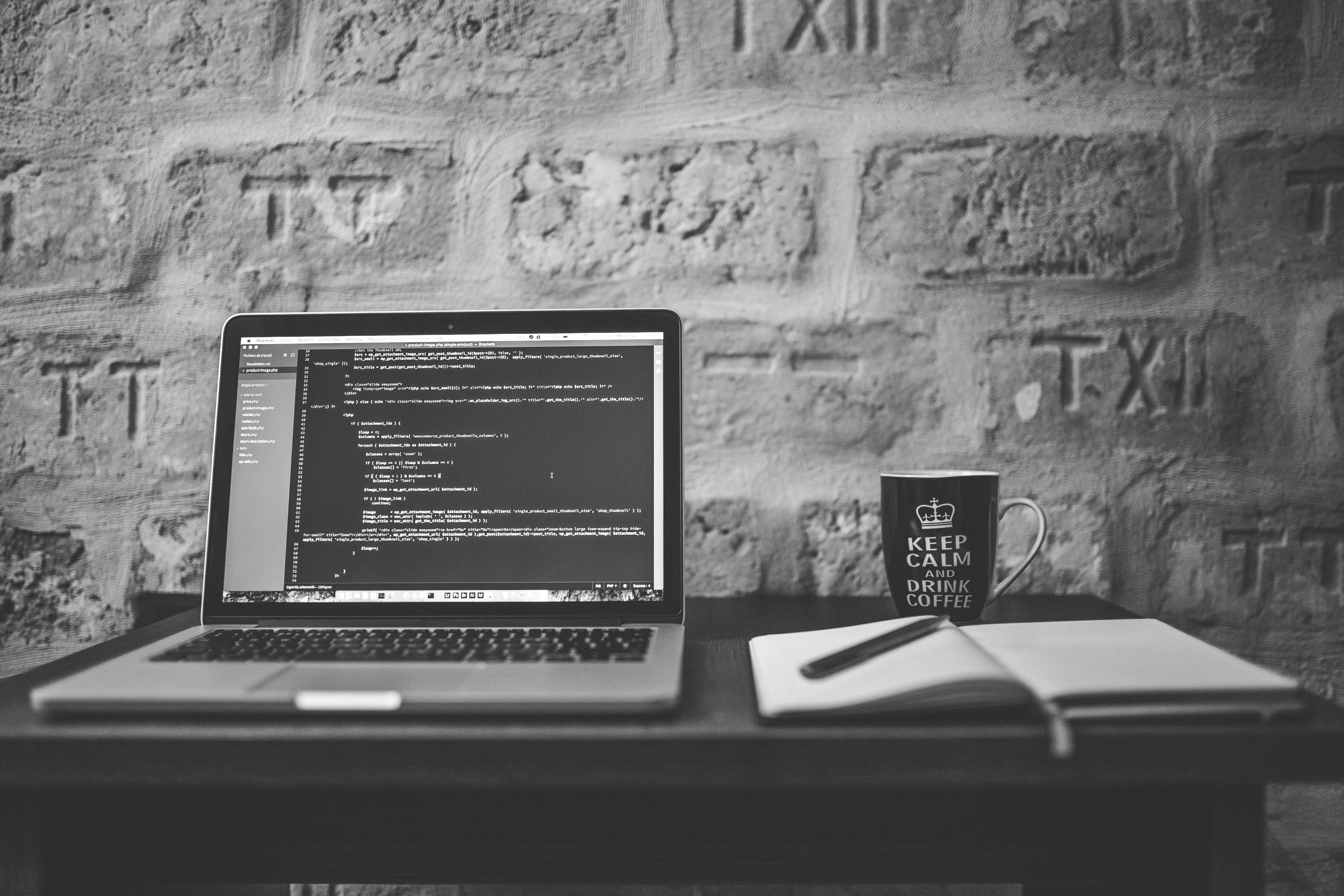 apple-black-and-white